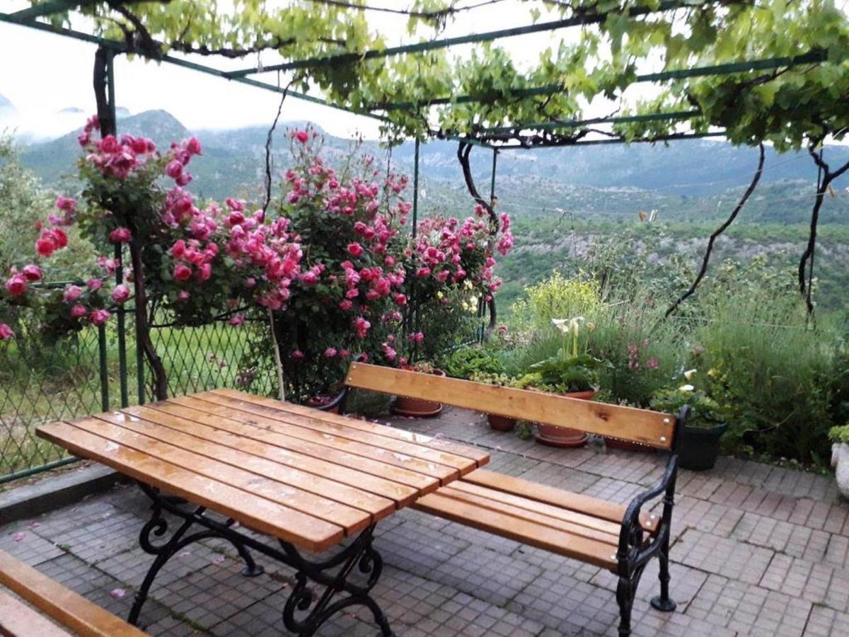 Holiday Home Carevic Gornja Brela Ngoại thất bức ảnh