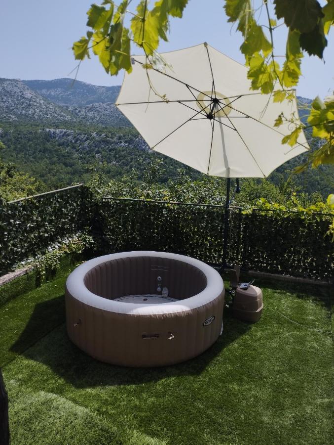 Holiday Home Carevic Gornja Brela Ngoại thất bức ảnh